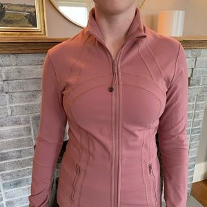 Lululemon Devine Jacket size 8 in Quicksand pink